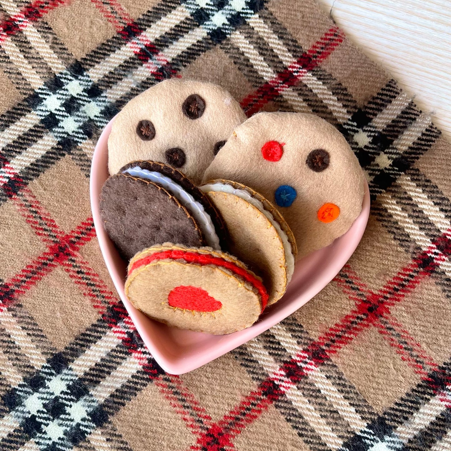 Felt cookies