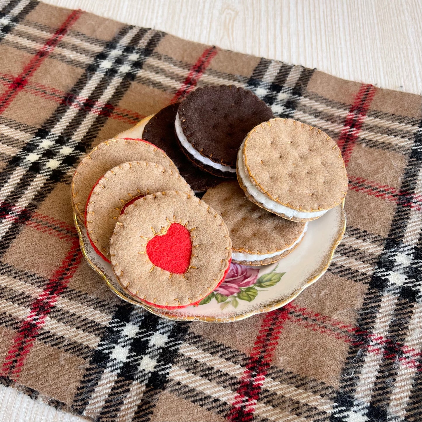 Felt cookies